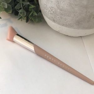Fenty Highlighter Brush